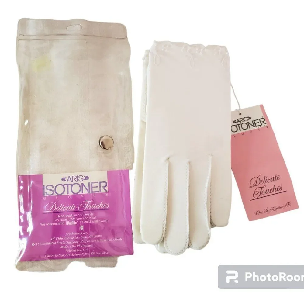 New In Package Vintage Aris Isotoner Gloves White Embroidery New With Tags NOS